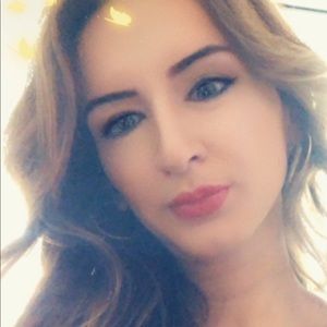 Meet your Posher, Samira